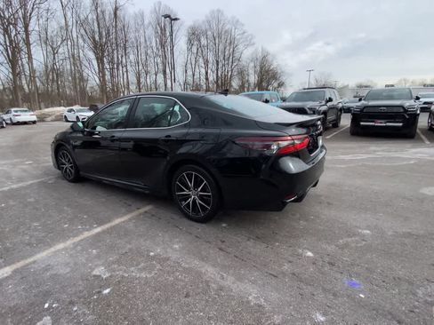 Used 2023 Toyota Camry SE image 14
