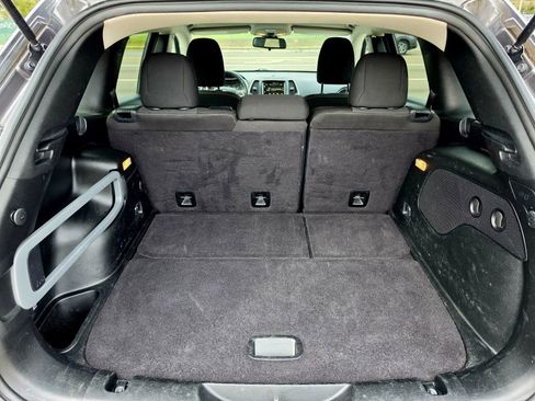 Used 2017 Jeep Cherokee Latitude w/ Safety/Convenience Group FWD image 7
