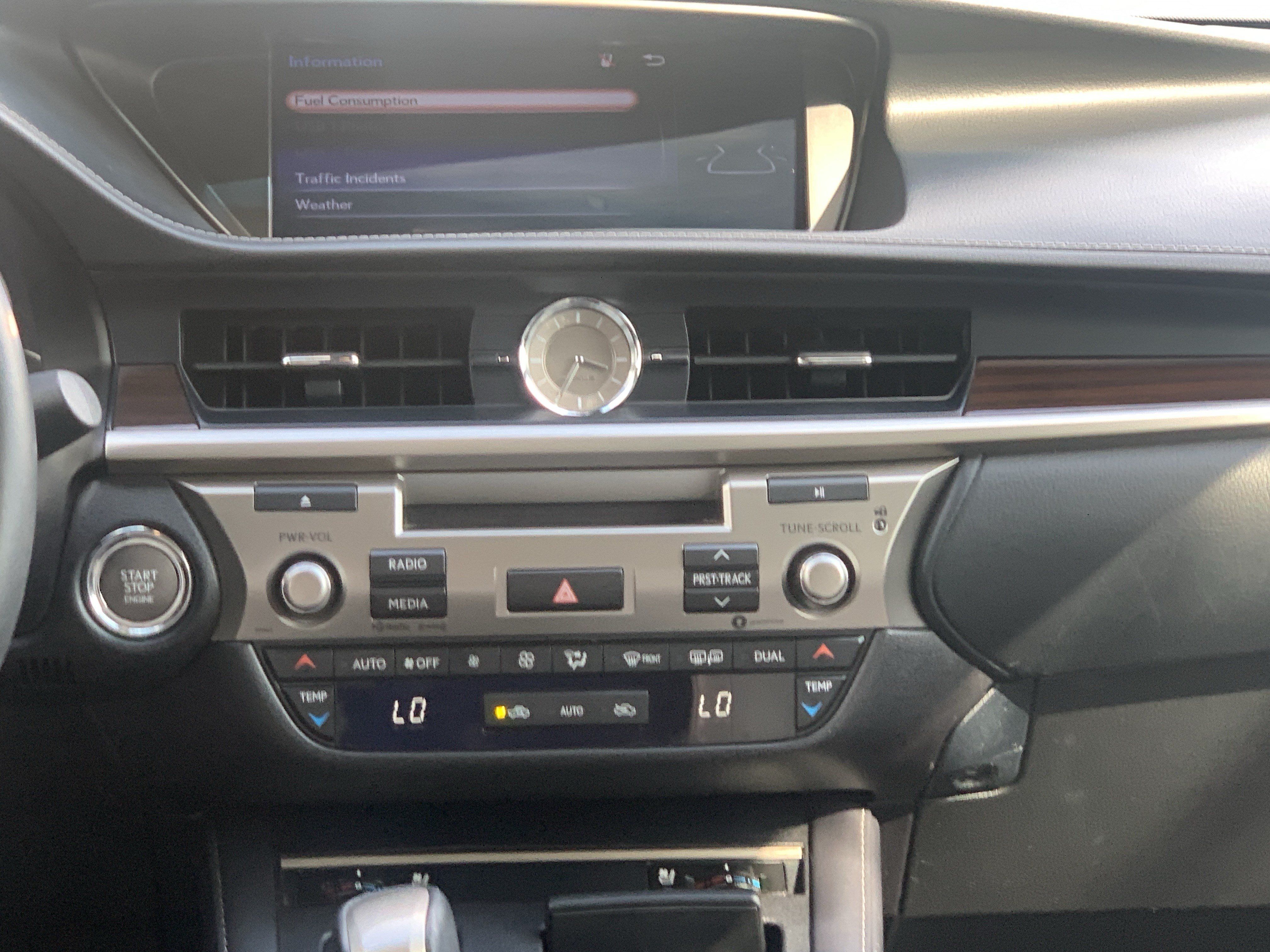 Used 2017 Lexus ES 350 w/ Premium Package FWD image 29