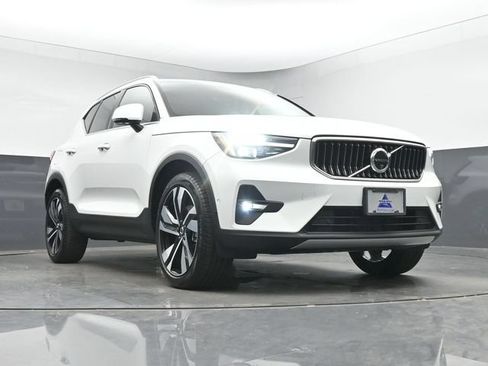 Used 2024 Volvo XC40 B5 Ultimate w/ Climate Package AWD/4WD image 38