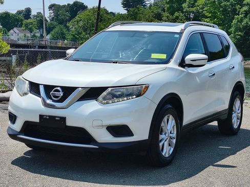 Used 2016 Nissan Rogue SV w/ SV Moonroof Package AWD/4WD image 3