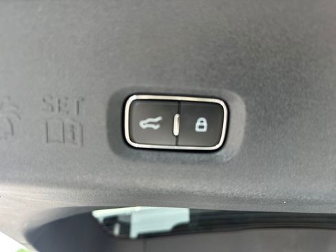 Used 2025 Ford Expedition Active AWD/4WD image 20