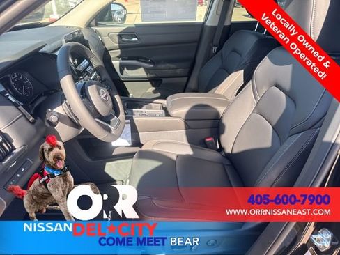 New 2025 Nissan Pathfinder SL w/ Lighting Package (N92) image 16