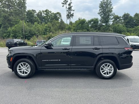 Used 2025 Jeep Grand Cherokee L Laredo RWD image 8
