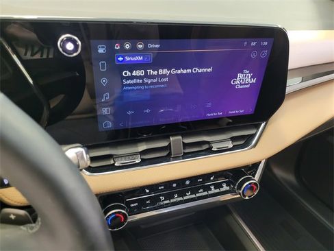 Used 2025 Chevrolet Equinox ACTIV image 19