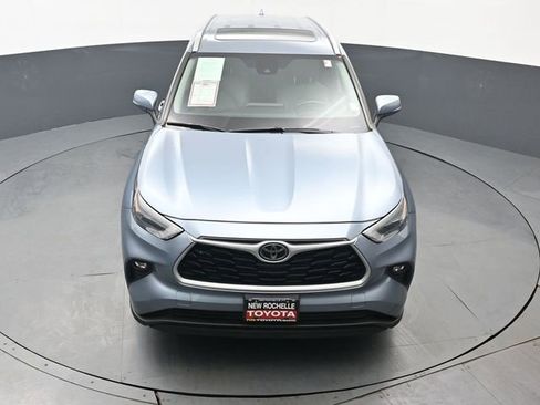 Certified 2022 Toyota Highlander XLE image 48