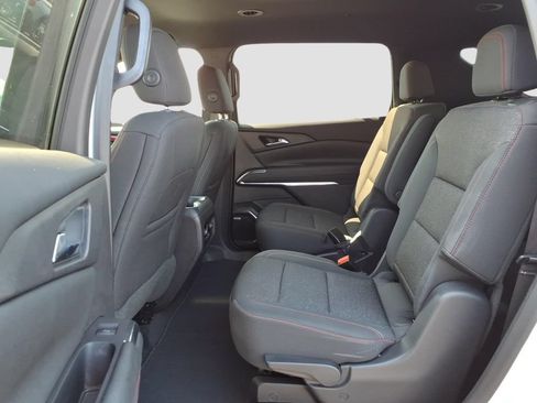 Used 2024 Chevrolet Traverse Z71 w/ Enhanced Driving Package AWD/4WD image 14