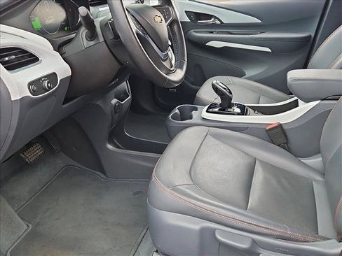 Used 2019 Chevrolet Bolt Premier w/ Infotainment Package FWD image 22