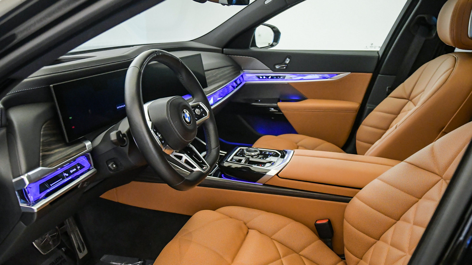 Certified 2024 BMW 740i w/ Premium Package RWD image 18
