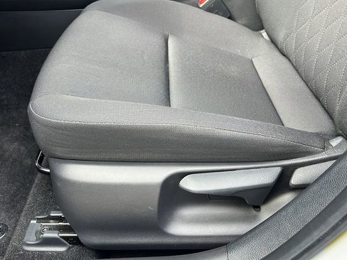 Used 2023 Toyota Corolla LE FWD image 15
