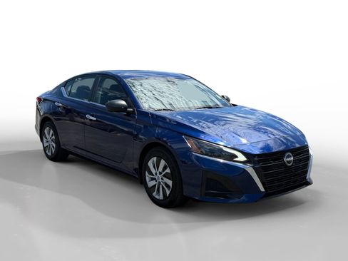 Used 2024 Nissan Altima 2.5 S FWD image 7