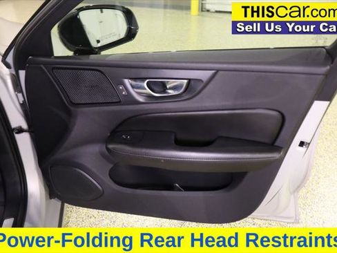 Used 2021 Volvo S60 T5 Momentum w/ Premium Package image 30