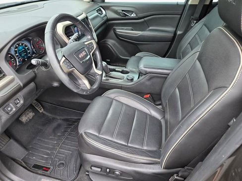 Used 2019 GMC Acadia Denali w/ Technology Package FWD image 15