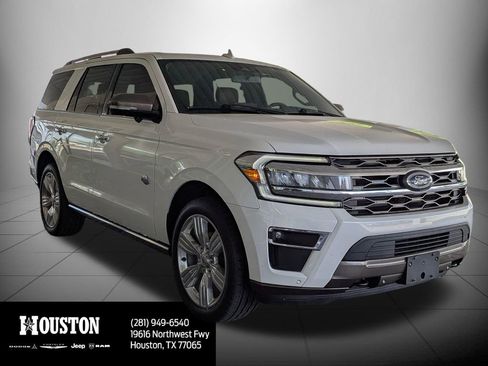 Used 2024 Ford Expedition King Ranch image 3