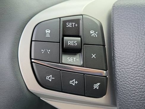 New 2026 Ford Explorer Active RWD image 8