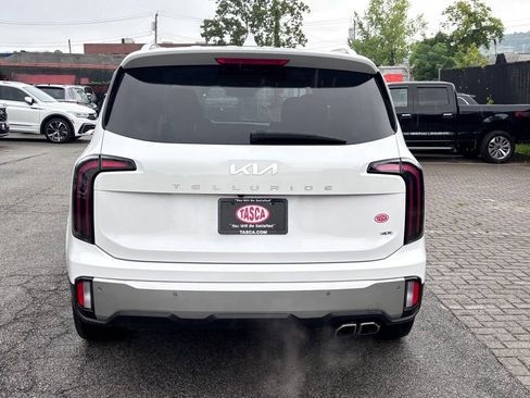 Used 2023 Kia Telluride EX w/ EX Captain's Chair Package AWD/4WD image 3