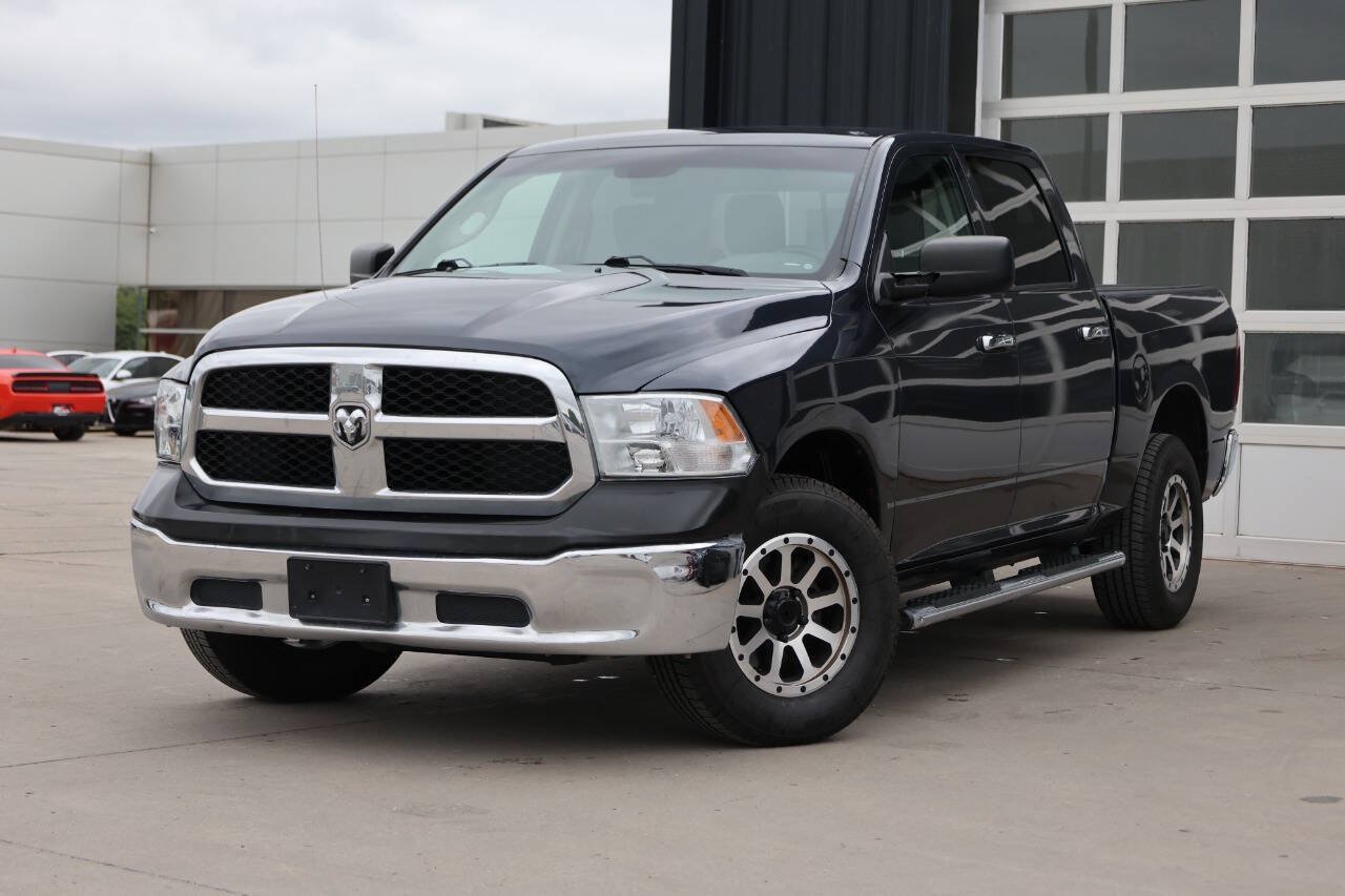 Used 2016 RAM 1500 Classic SLT AWD/4WD image 3