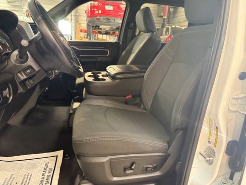 Certified 2024 RAM 2500 Big Horn w/ Night Edition AWD/4WD image 49