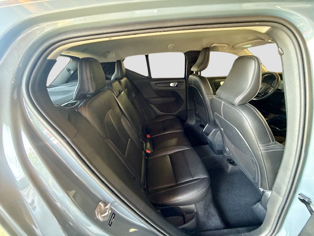 Used 2021 Volvo XC40 T5 Momentum w/ Protection Package Premier AWD/4WD image 32
