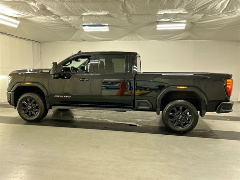 Used 2024 GMC Sierra 2500 AT4 w/ Snow Plow Prep/Camper Package image 6