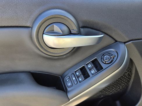 Used 2023 FIAT 500X Pop w/ Comfort Group image 17