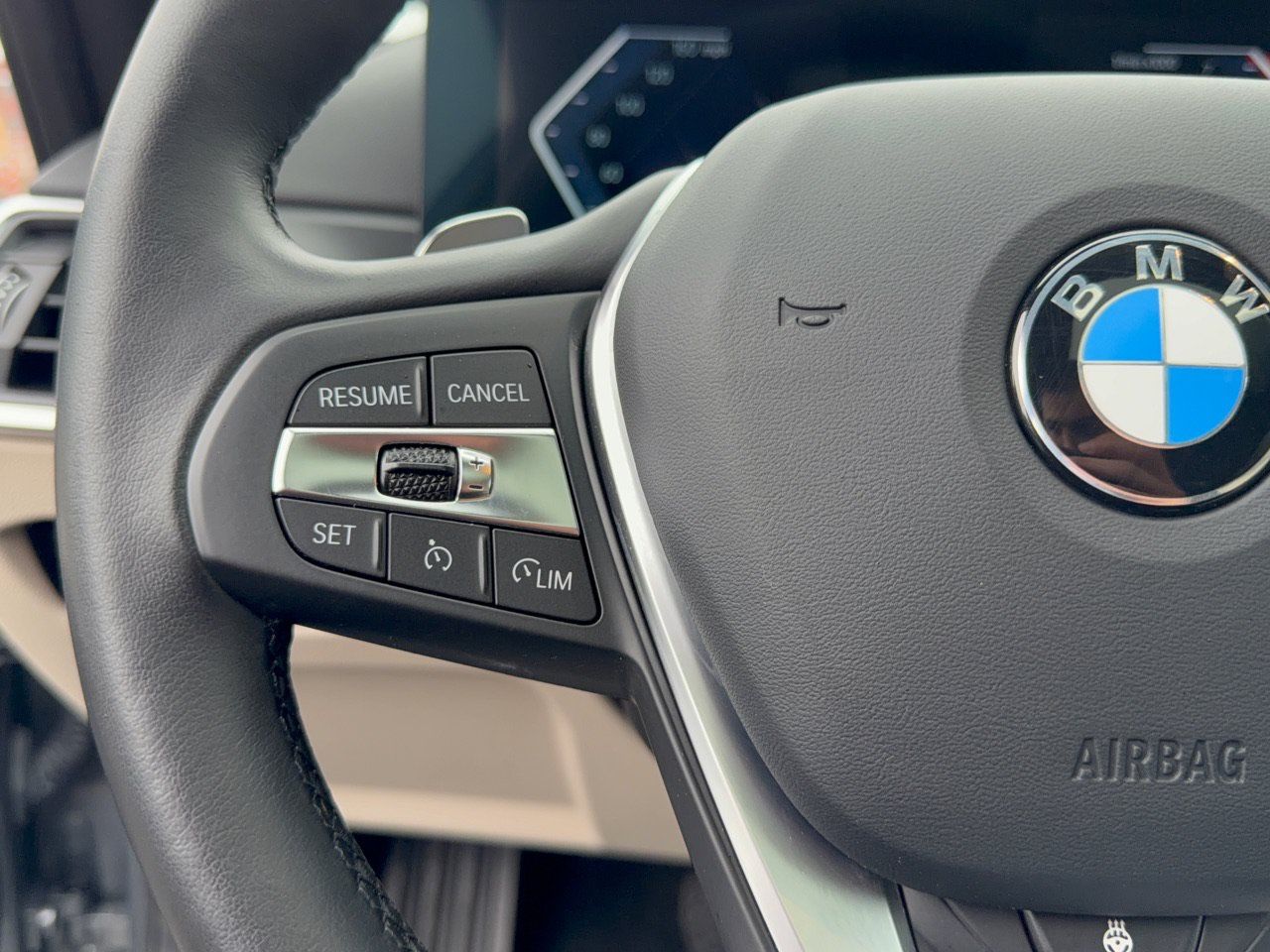 Certified 2023 BMW 330i xDrive Sedan w/ Premium Package AWD/4WD image 18