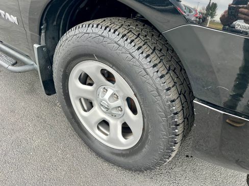 Used 2021 Nissan Titan S w/ S Utility Package image 12