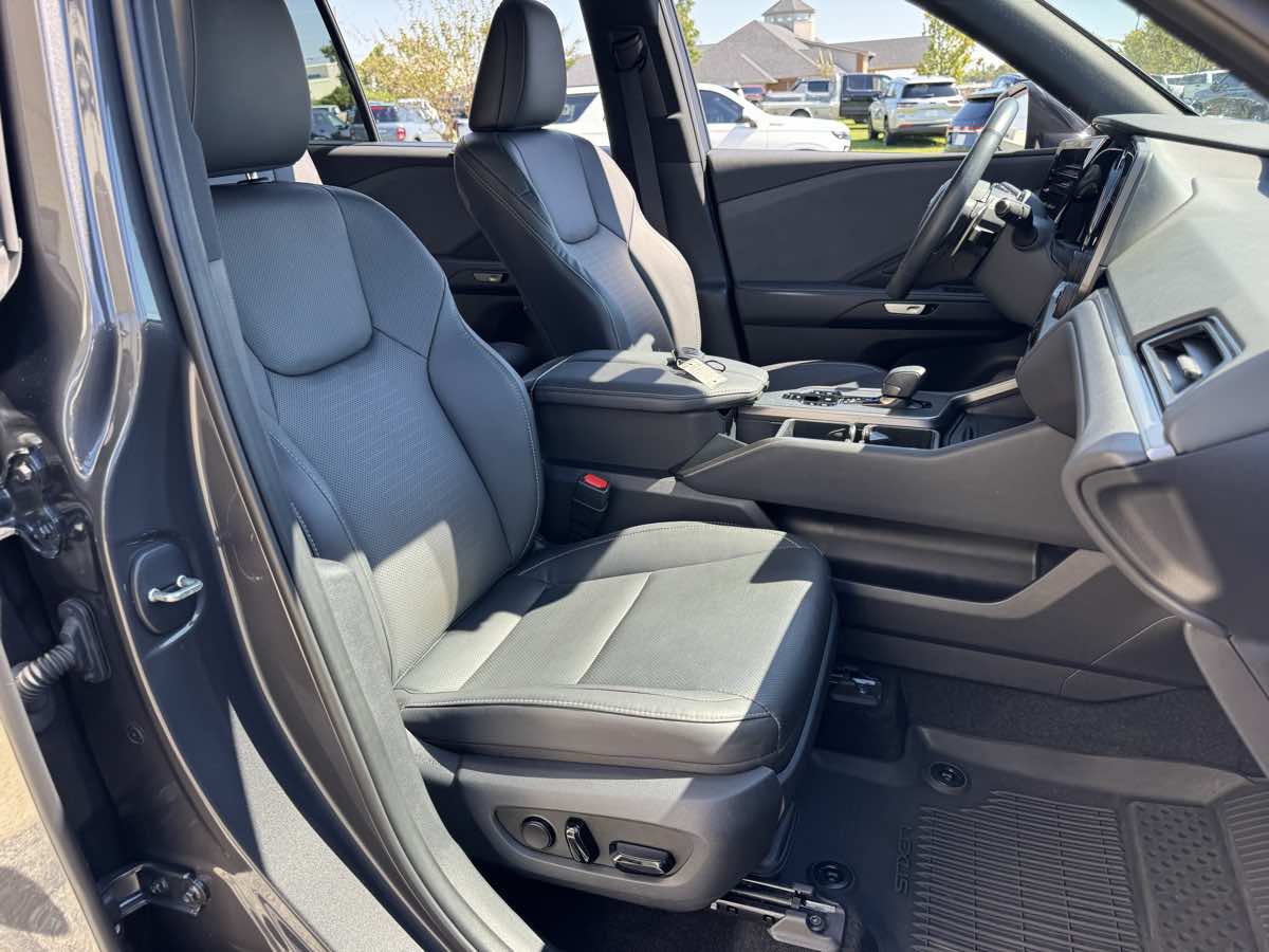 Used 2026 Lexus TX 350 AWD w/ Technology Package image 14
