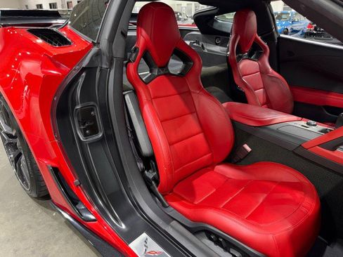 Used 2015 Chevrolet Corvette Z06 w/ Z07 Performance Package image 50