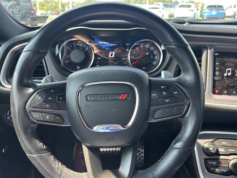 Used 2022 Dodge Challenger R/T Scat Pack RWD image 19