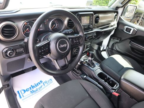 Used 2018 Jeep Wrangler Unlimited Sport AWD/4WD image 23
