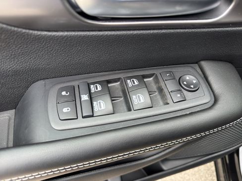New 2026 Chrysler Pacifica Select FWD image 10