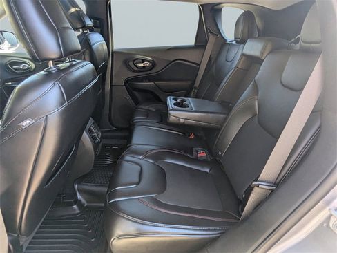 Used 2019 Jeep Cherokee Trailhawk w/ Comfort/Convenience Group image 14