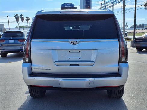 Used 2020 Cadillac Escalade 2WD image 6