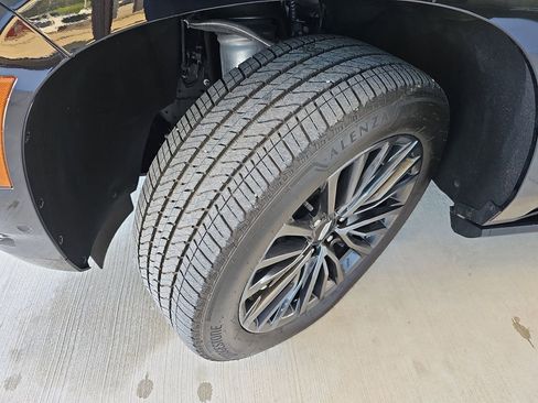 Certified 2025 Cadillac Escalade Sport Platinum AWD/4WD image 33