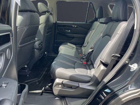 Certified 2023 Honda Pilot Touring image 13