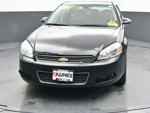 Used 2011 Chevrolet Impala LT w/ Luxury Edition Package image 4
