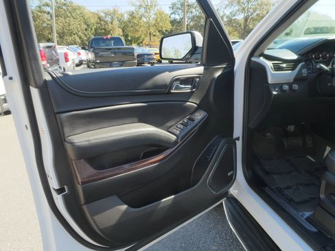 Used 2019 GMC Yukon XL SLT image 13