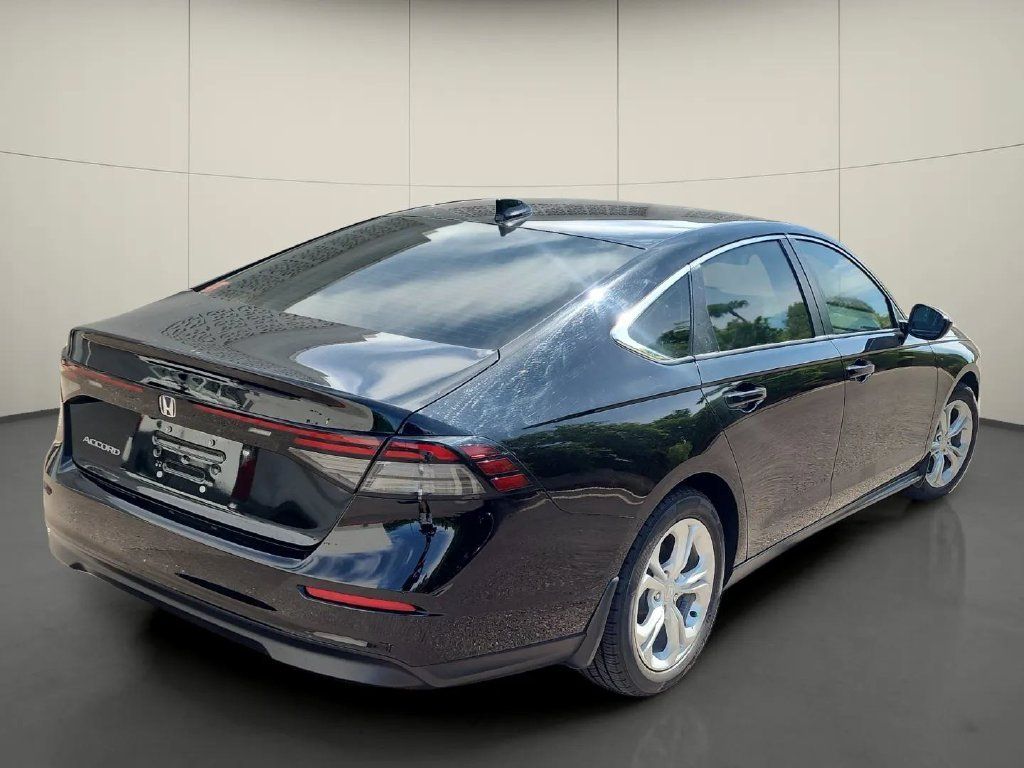Used 2023 Honda Accord LX image 7