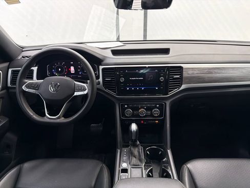 Used 2022 Volkswagen Atlas Cross Sport SE w/ Panoramic Sunroof Package image 24