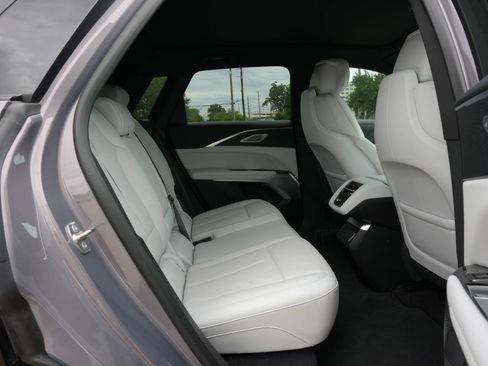 Certified 2024 Cadillac Lyriq Luxury AWD/4WD image 23
