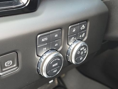 Used 2022 GMC Sierra 1500 AT4X image 26