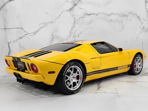 Used 2005 Ford GT RWD image 8