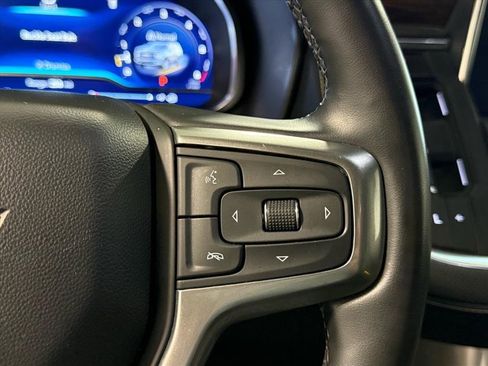 Used 2023 Chevrolet Suburban Premier image 24