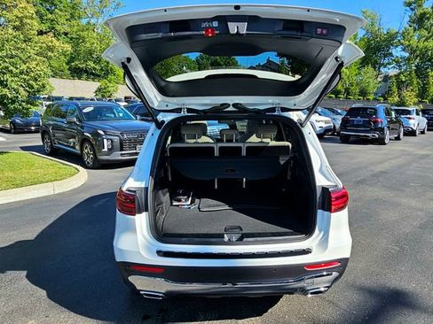 New 2026 Mercedes-Benz GLB 250 4MATIC image 9