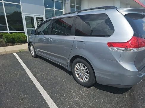 Used 2013 Toyota Sienna XLE FWD image 19