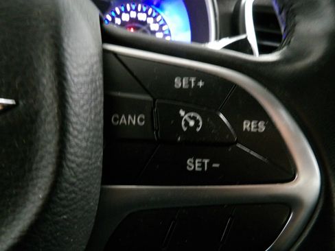 Used 2016 Chrysler 200 Limited w/ Convenience Group image 13