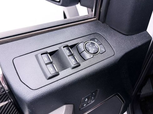 Used 2019 Ford F150 Raptor w/ Equipment Group 802A Luxury AWD/4WD image 17