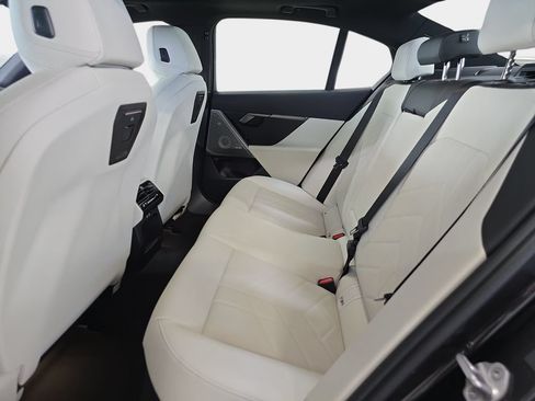 New 2027 BMW 530i RWD image 9