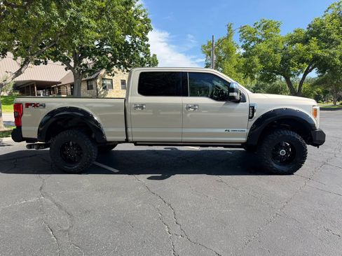 Used 2017 Ford F250 King Ranch w/ King Ranch Ultimate Package AWD/4WD image 4